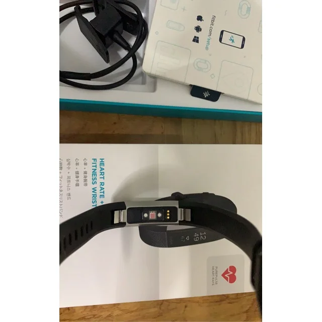 【สต็อกร้อน】 Fitbit Alta HR สายรัดข้อมืออัจฉริยะฟิตเนส Tracker (ใหญ่/เล็ก)
