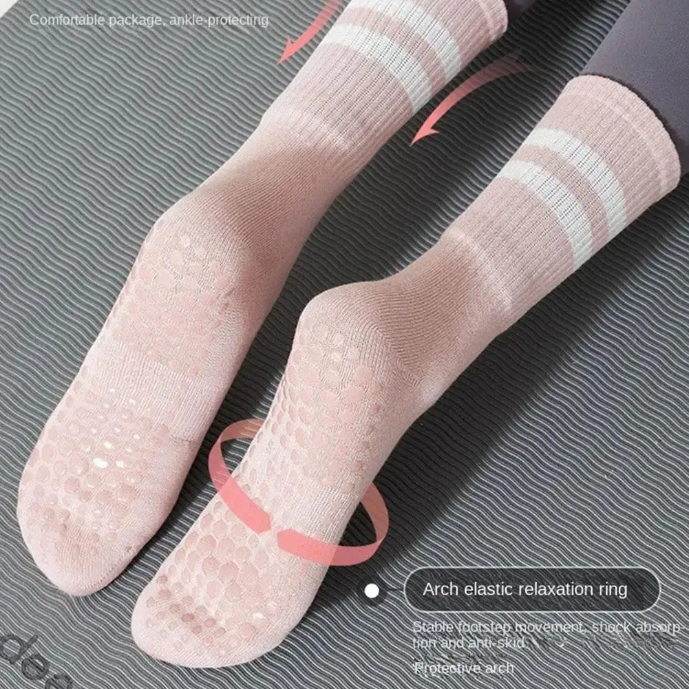 8 สีกีฬาถุงเท้าผ้าฝ้ายกลางด้านล่าง Professional Non-SLIP ซิลิโคนฟิตเนสในร่มถุงเท้ายิมเต้นรําพิลาทิสโยคะถุงเท้า