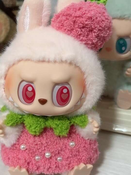 17 см кукла Labubu, одежда, кулон, Macaron v1 v2, вязаный комплект с клубникой, милая мини-плюшевая кукла, одежда, аксессуары, одежда