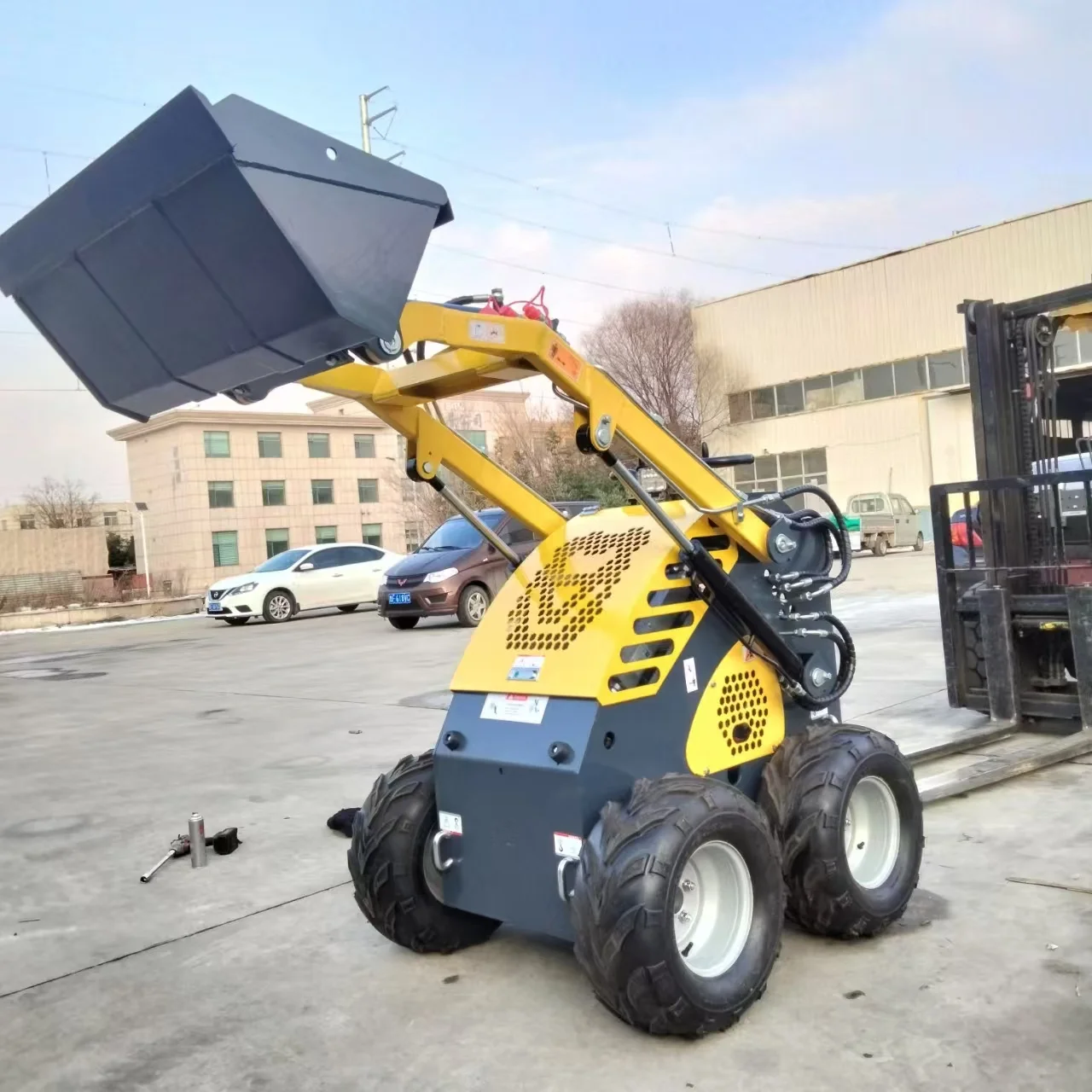 Customized Skid Steer Loader Diesel Hydraulic 1050kg Skid Steer Loader With Cab