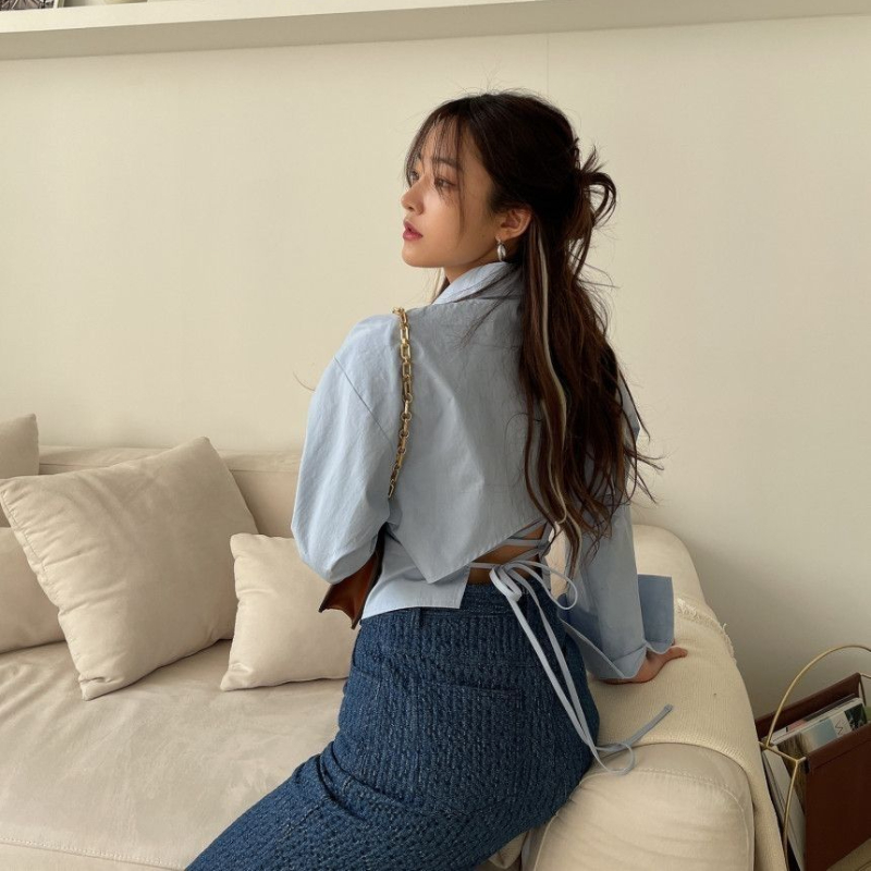 Chic Criss-Cross Backless Chiffon camisas para as mulheres, monocromático Crop Tops, Turn-Down Collar, camisas de peito único para senhoras, design moderno