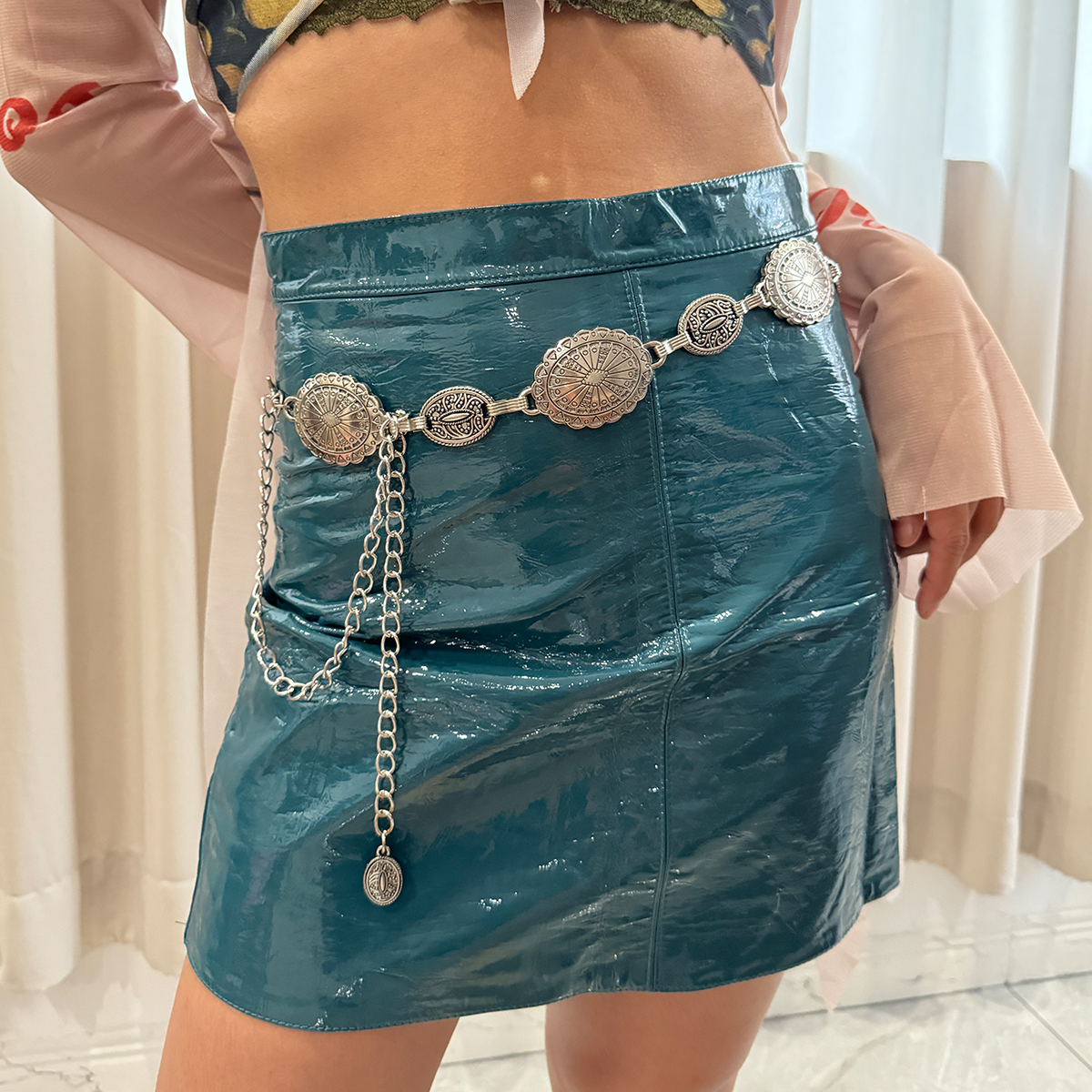 Cinture firmate per donna Alta qualità Y2K Goth Vita femminile Nappa Danza del ventre Catena in vita Cintura lunga dorata regolabile Punk