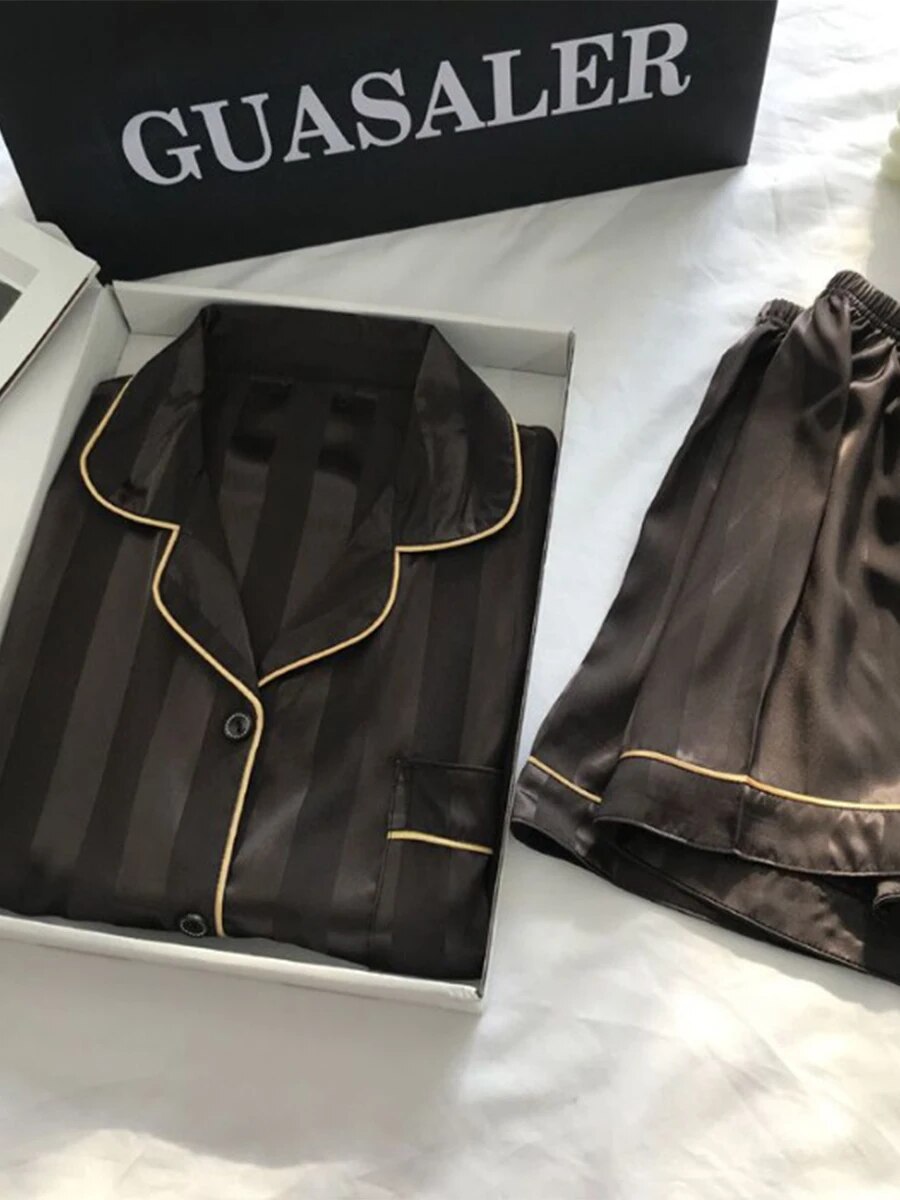 1 Set elegantes Lounge-Set für Damen, Pyjama in Übergröße, Satin, gestreift, mit Knöpfen, langärmliges Hemd und Hose