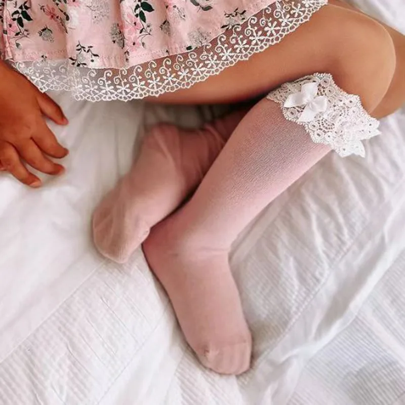 Nuevos calcetines hasta la rodilla de invierno y otoño para niñas, calcetines largos con volantes de encaje, calcetines de algodón para niños pequeños, calcetines de princesa de Navidad para 0-5 años