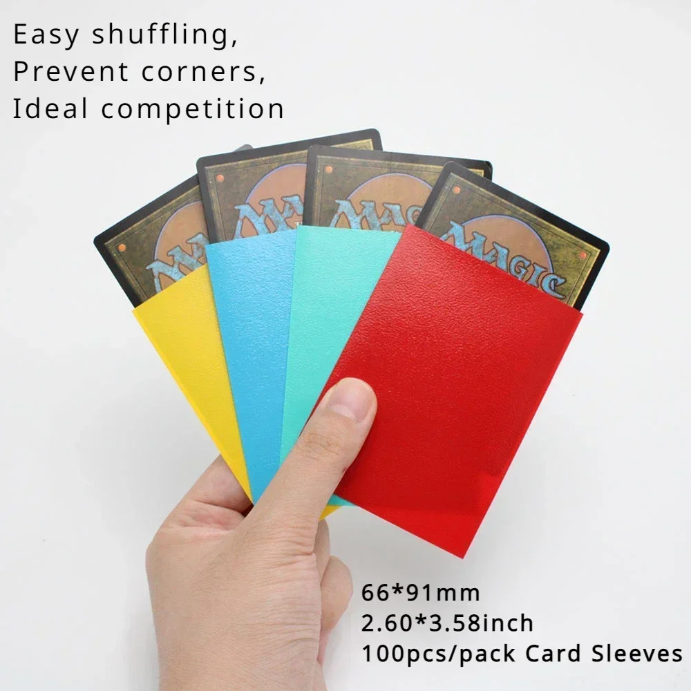 100 Stück 66 x 91 mm matte bunte Kartenhüllen in Standardgröße TCG Sammelkartenschutz Tarot Shield Brettspiele Magische Abdeckung PKM