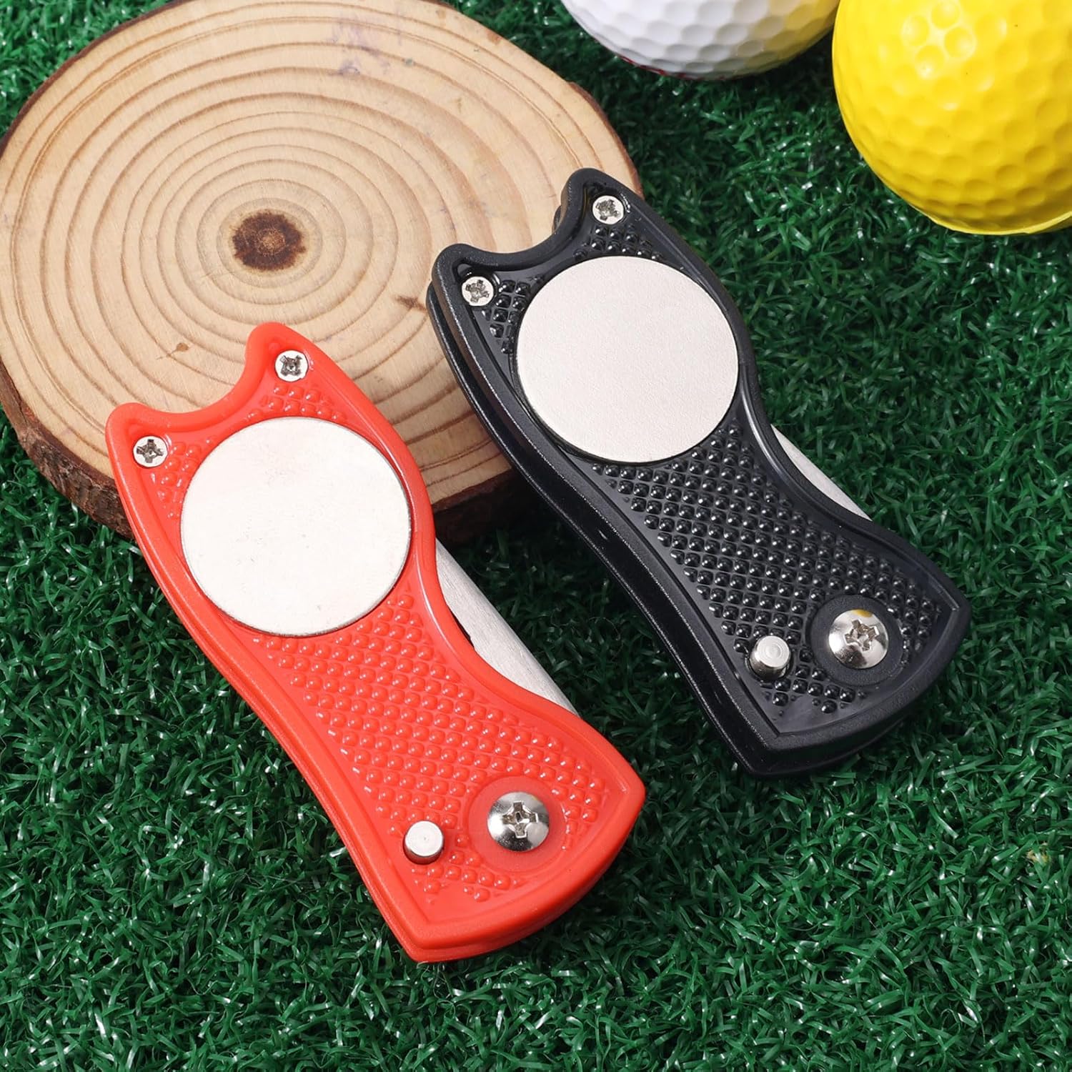 เครื่องมือซ่อมแซมกอล์ฟ Divot โลหะพับได้เครื่องมือ Divot กอล์ฟสีเขียวพร้อมเครื่องหมายลูกแม่เหล็ก