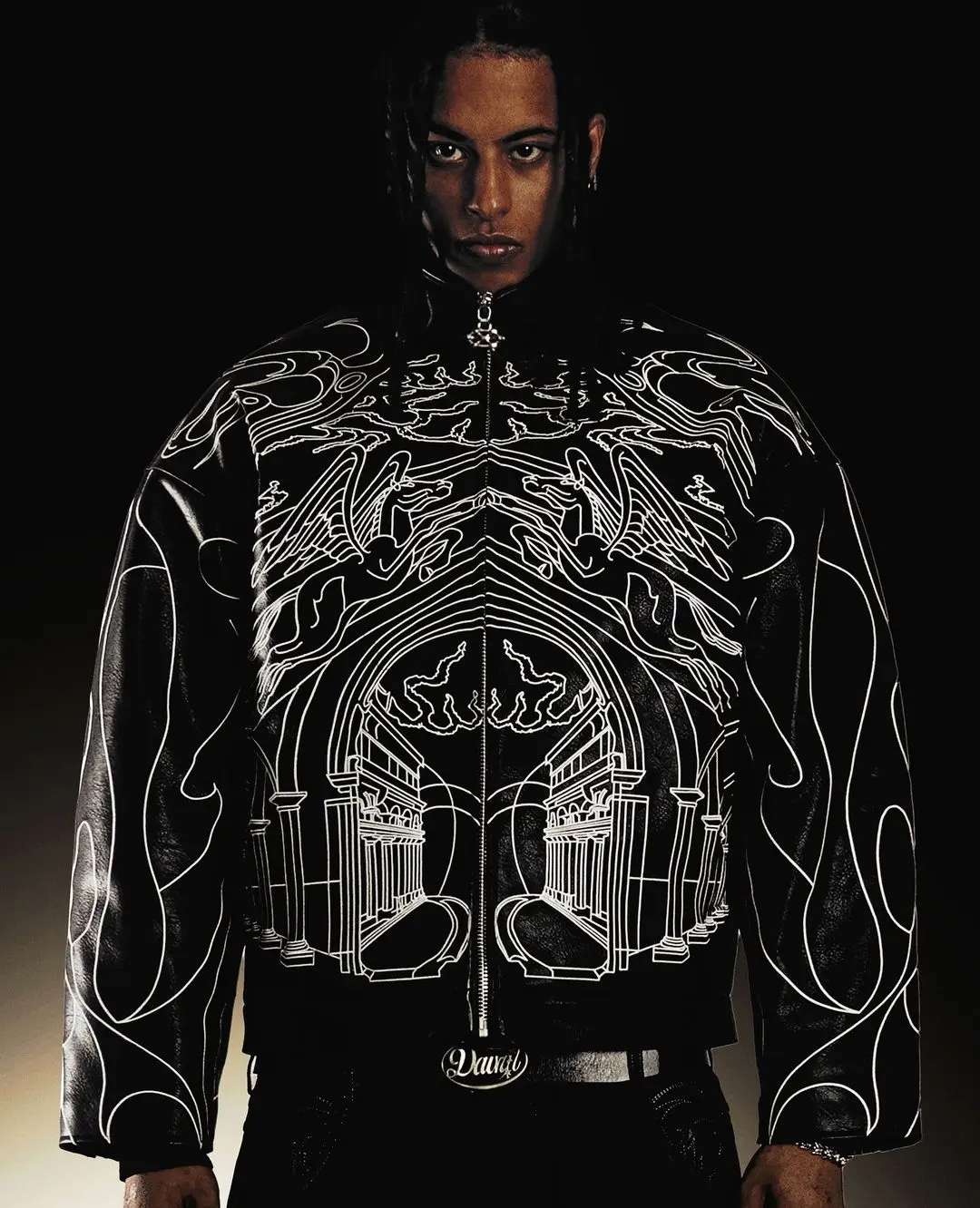 Retro Y2k Gothic แจ็คเก็ตผู้ชาย Hip Hop Rock Line รูปแบบตัวอักษร Pu แจ็คเก็ตหนังสีดําหนาหลวมซิปเสื้อแจ็คเก็ต