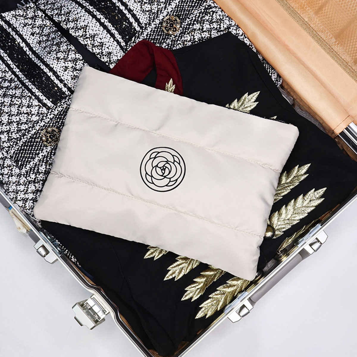 Borsa per il trucco a mano in cotone camelia brezza floreale Borsa per il trucco portatile di grande capacità e alto livello estetico Borsa da toilette da viaggio