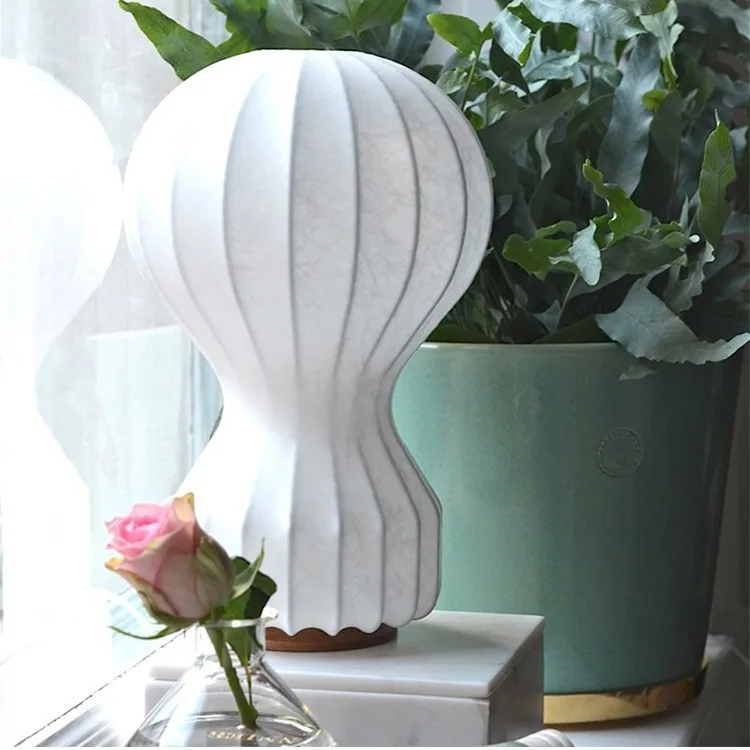Lampada da terra in seta personalizzabile