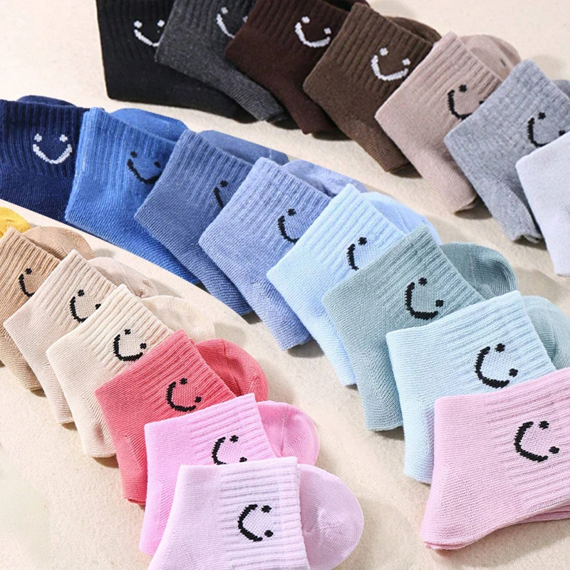 ถุงเท้ากลางน่องเด็กลายหน้ายิ้มสีทึบน่ารัก 10 คู่เหมาะสําหรับถุงเท้าเด็กชายและเด็กหญิง