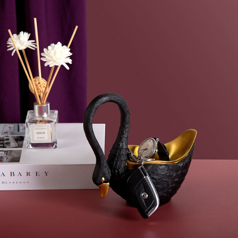 【Large Capacity】Nordic Light Luxury Hallway Key Storage Resin Decoration Couple Swan Living Room Office Storage Decoration