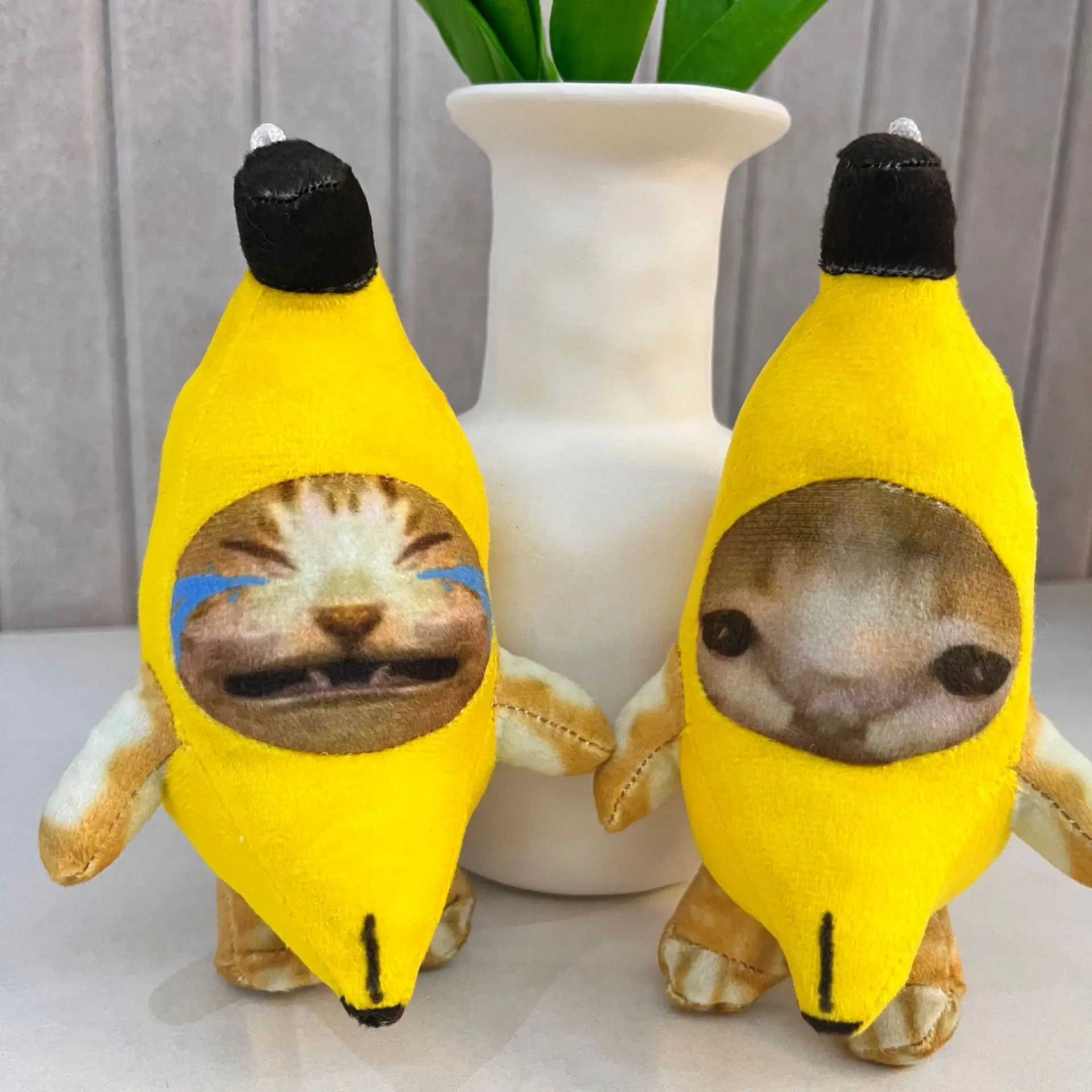กล้วยแมวตุ๊กตาจี้พวงกุญแจร้องไห้ Happy Banana Cat ตุ๊กตาจี้เสียงของเล่นกระเป๋ารถตลกจี้ Keyring ของขวัญเด็ก