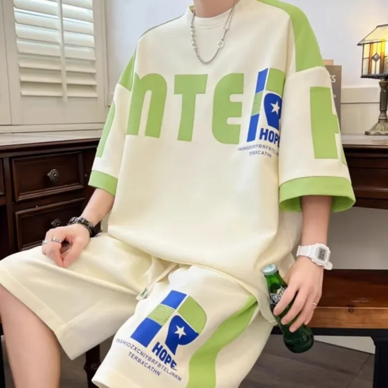 2024 夏のメンズセット韓国のファッションストリートトラックスーツ男性 Tシャツ + ショーツ 2 点セットカジュアル男性服衣装セット