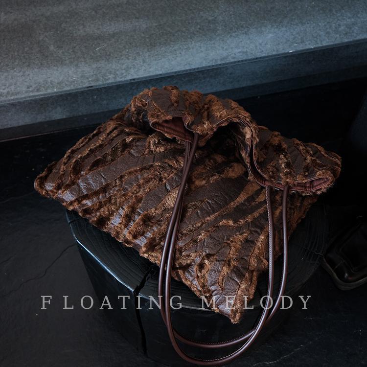 UMI MAO Niche Design High-end Sensory Bag Deep Coffee Animal Pattern Fur Tote Bag Original Femme