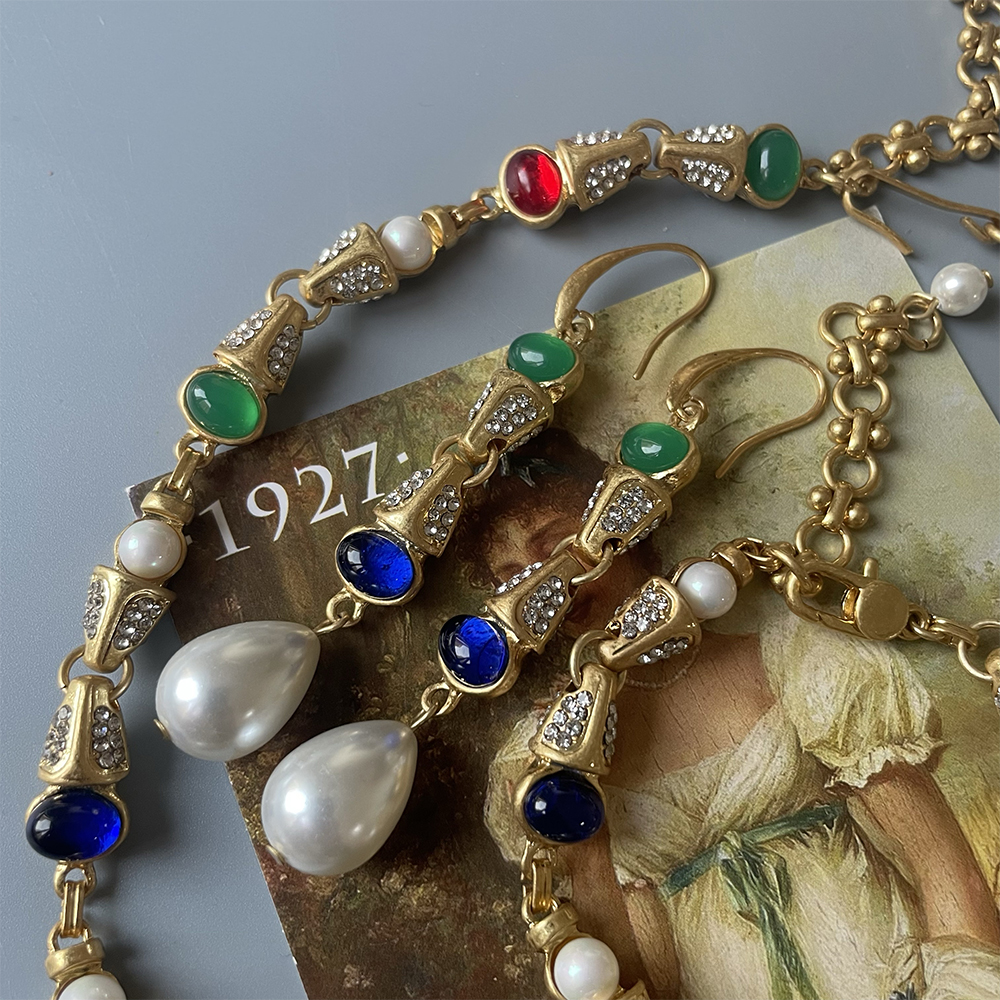 Collar de cobre chapado en oro con pendientes de Rheinstone para mujer, joyería de gargantilla de fiesta, regalo de niña, temperamento Vintage, venta al por mayor