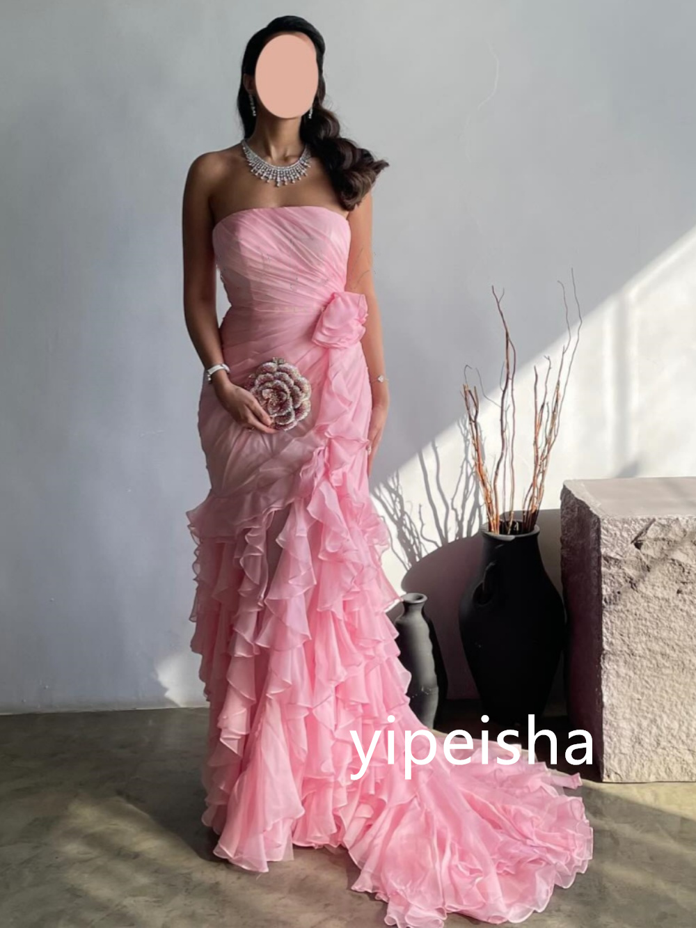 ที่กําหนดเองสไตล์โมเดิร์นชีฟองจีบ Mermaid Strapless ชุดเดรสยาว Homecoming Pastoral Unisex สไตล์จีนอย่างเป็นทางการ Casu