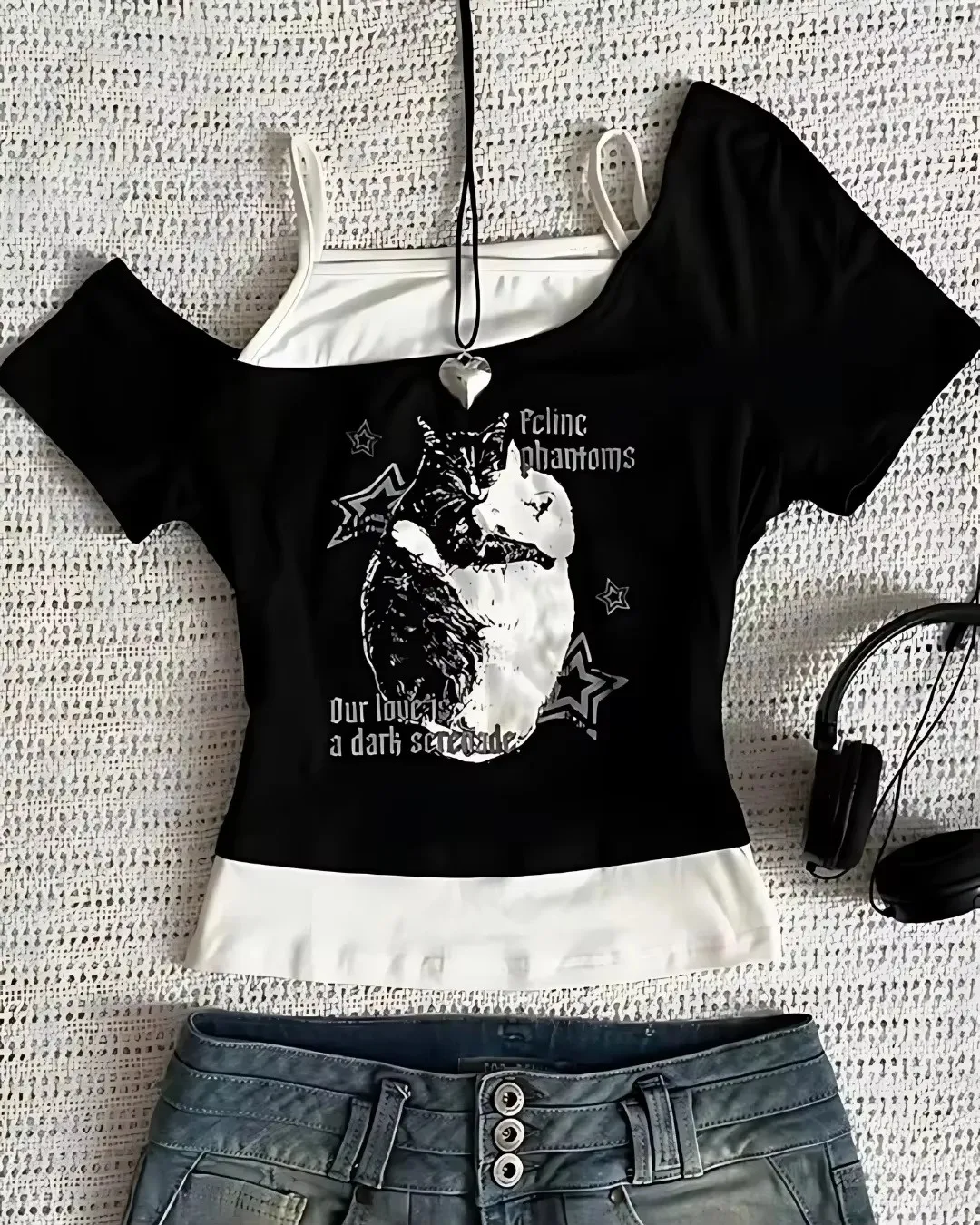 Verão novo retro falso colete de renda de duas peças, padrão de desenho animado camiseta de manga curta feminina y2k carta camiseta topo