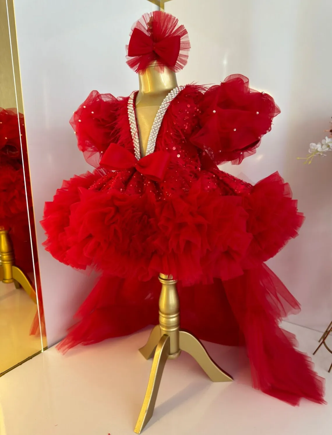 Rosa Blumenmädchenkleid Hochzeit Geburtstag Prinzessin Feder Tüll High-Low Pageant Kleid Schleife Pailletten Formelle Ballkleider Maßgeschneidert