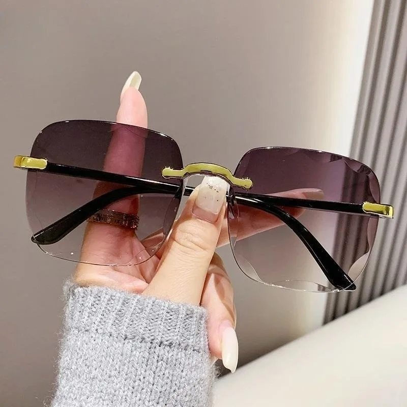 แว่นกันแดดผู้หญิงย้อนยุคกรอบใหญ่ราคาเดิมขายพิเศษใหม่ UV ทน UV400 ครีมกันแดดแว่นตาแว่นกันแดดผู้หญิง
