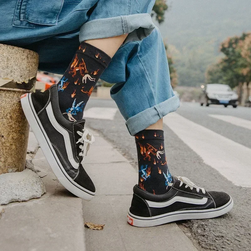 Calcetines largos con estampado de dibujos animados para mujer, moda creativa, novedad personalizada, calcetines de algodón cómodos y cálidos para invierno