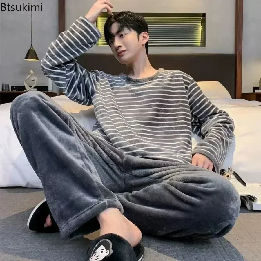 2025 Conjuntos de pijamas de franela gruesos y cálidos para hombre, ropa de dormir informal para otoño e invierno, conjuntos de 2 uds para el hogar, conjuntos de salón suaves de terciopelo Coral para hombre