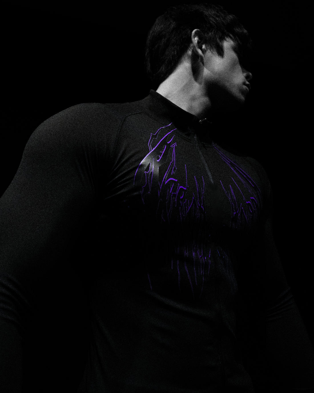 Breathedivinity เสื้อรัดกล้ามเนื้อแขนสั้น Muscle GYM Fitness Mock Neck ใน Black Wolves Club Y2K