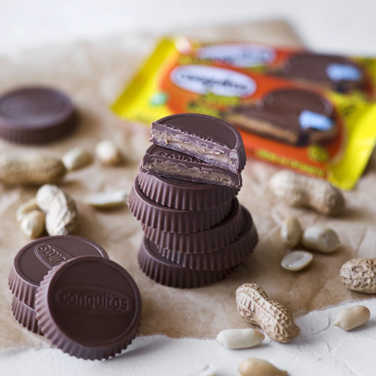 Copos claros do creme do amendoim, 16 pcs x 34g, petisco do chocolate do leite, enchimento do fluxo, creme da porca, sem óleo de palma e sem brilho, bloco contêm 2 copos