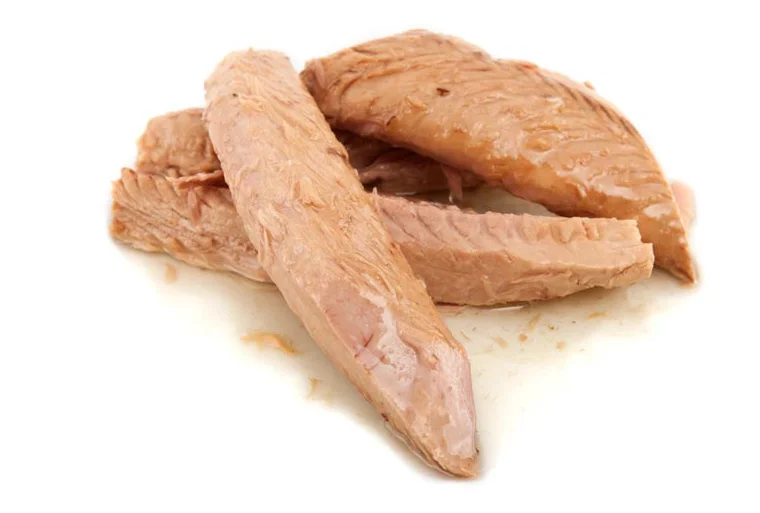Melva Filets Prikkeldraad Canutera 525 Gr Roze, Zachte Consistentie, Aangename Geur, Karakteristieke Smaak.