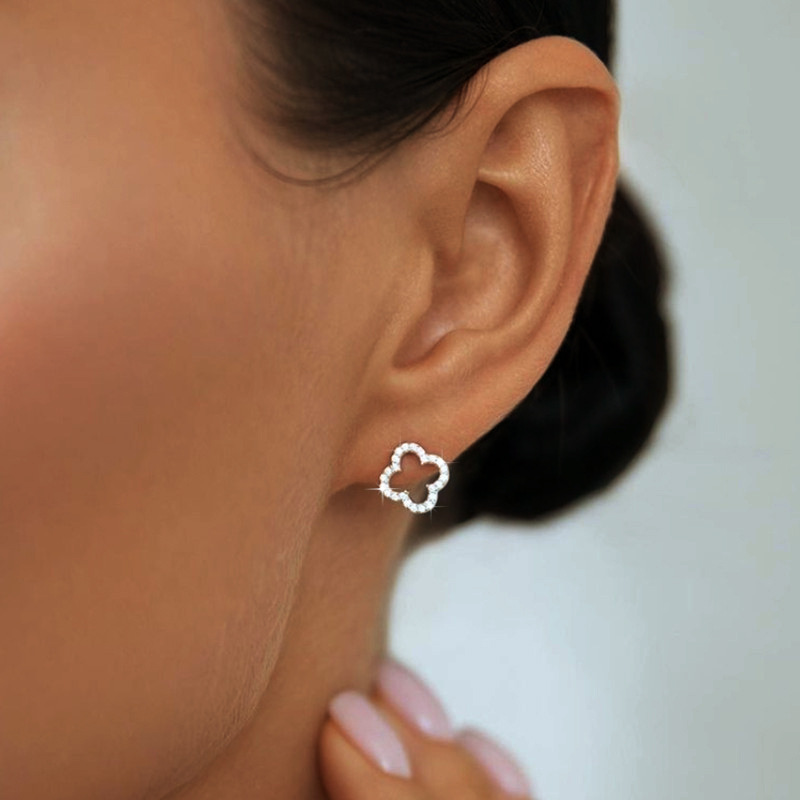 ใหม่แฟชั่น Leaf Hollow Zircon STUD ต่างหูผู้หญิง Niche Triple ดอกไม้ต่างหูเครื่องประดับของขวัญ