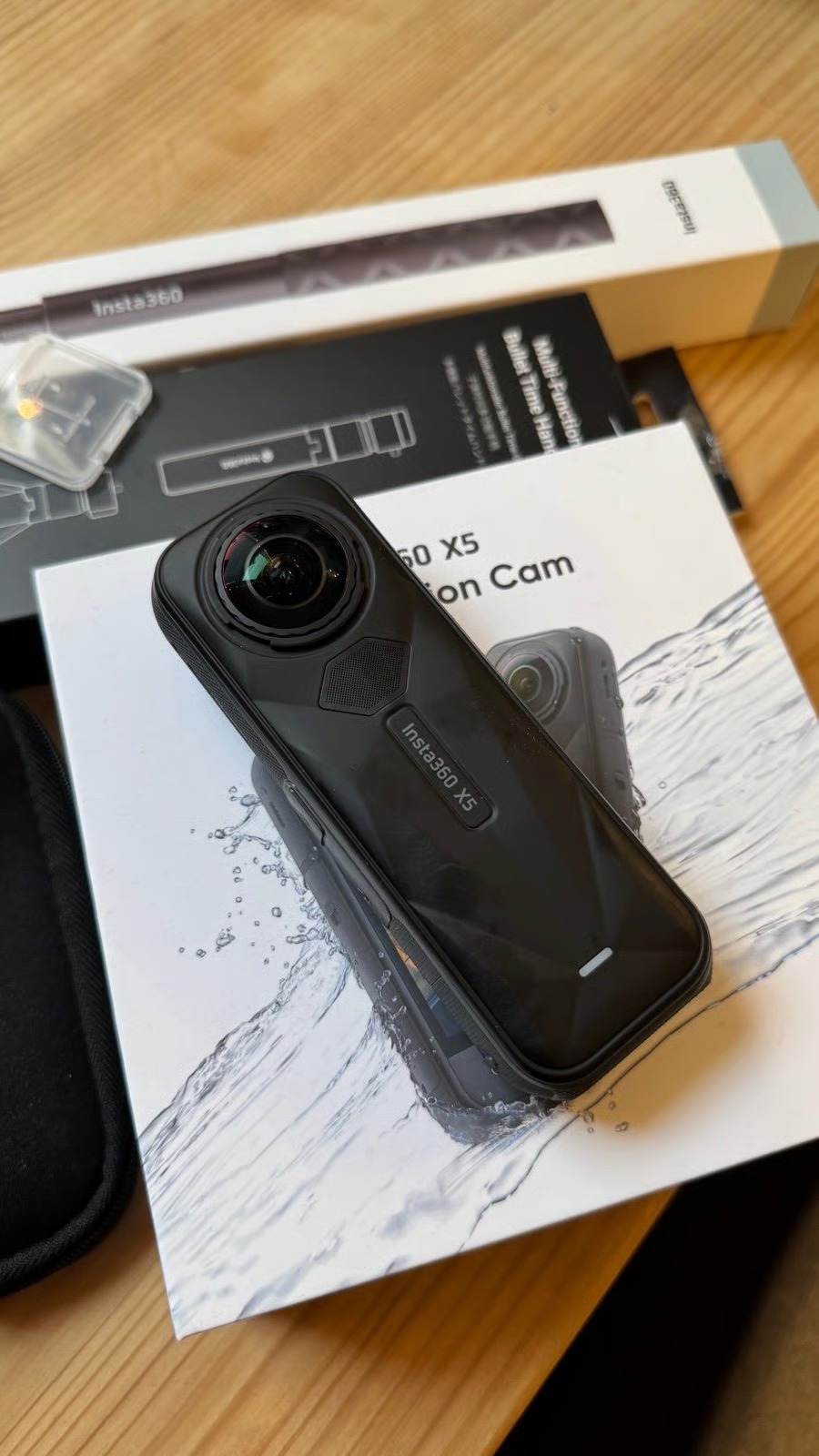 新型オリジナルInsta360 X5 防水8K 360度カメラ °   アクションカメラ、優れた低光性能、目に見えない自撮り棒効果、頑丈で交換可能なLタイプ
