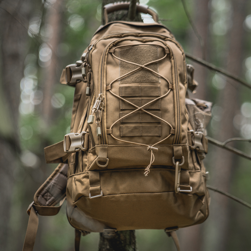 LQARMY 65L Ransel Taktis Luar Ruangan Tas Hiking Luar Ruangan Pria Tas Tentara Militer Kapasitas Besar Ransel Berkemah Bepergian