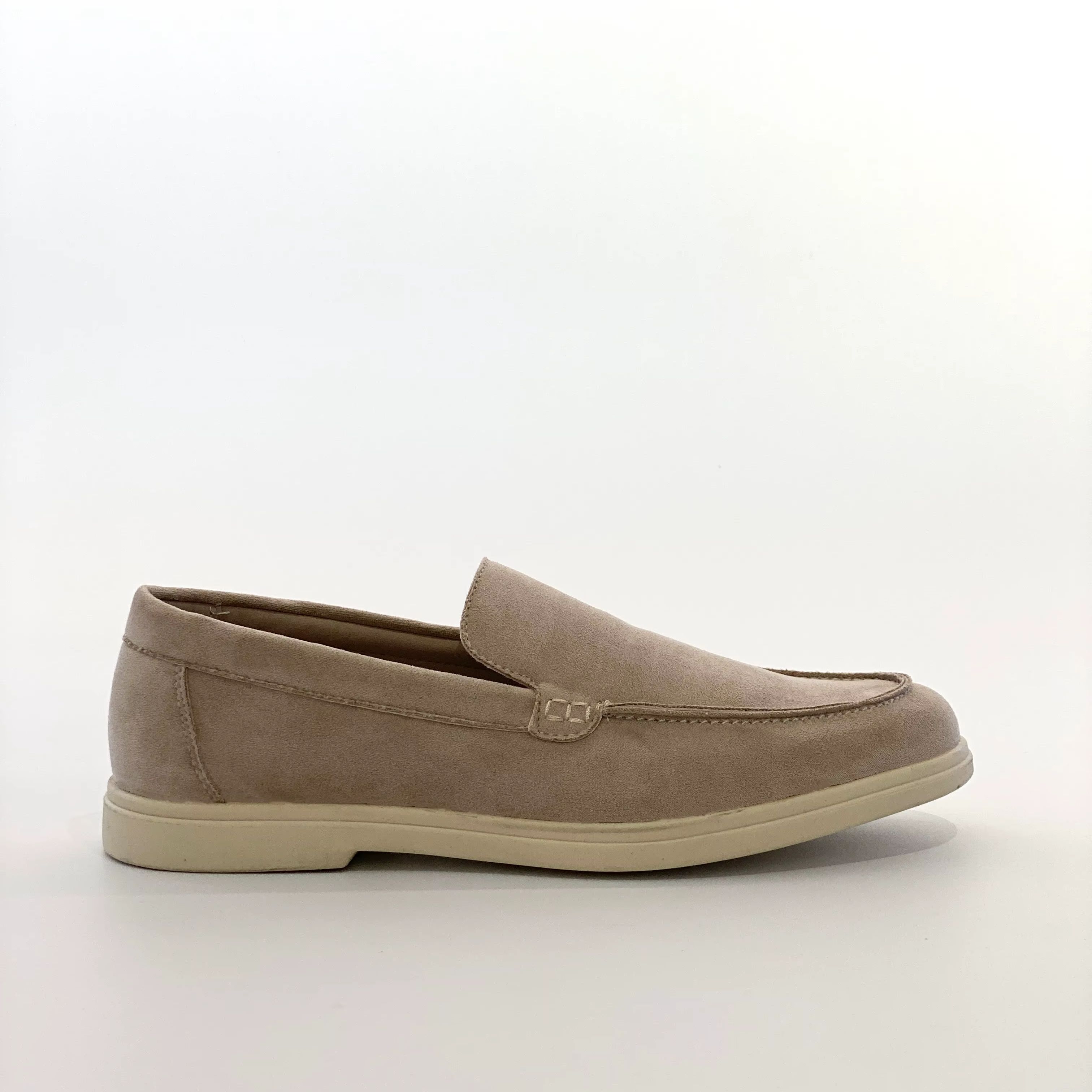 Classic slip-on loafers in men’s suede, Casual driving shoes with a soft, non-slip rubber sole for everyday use