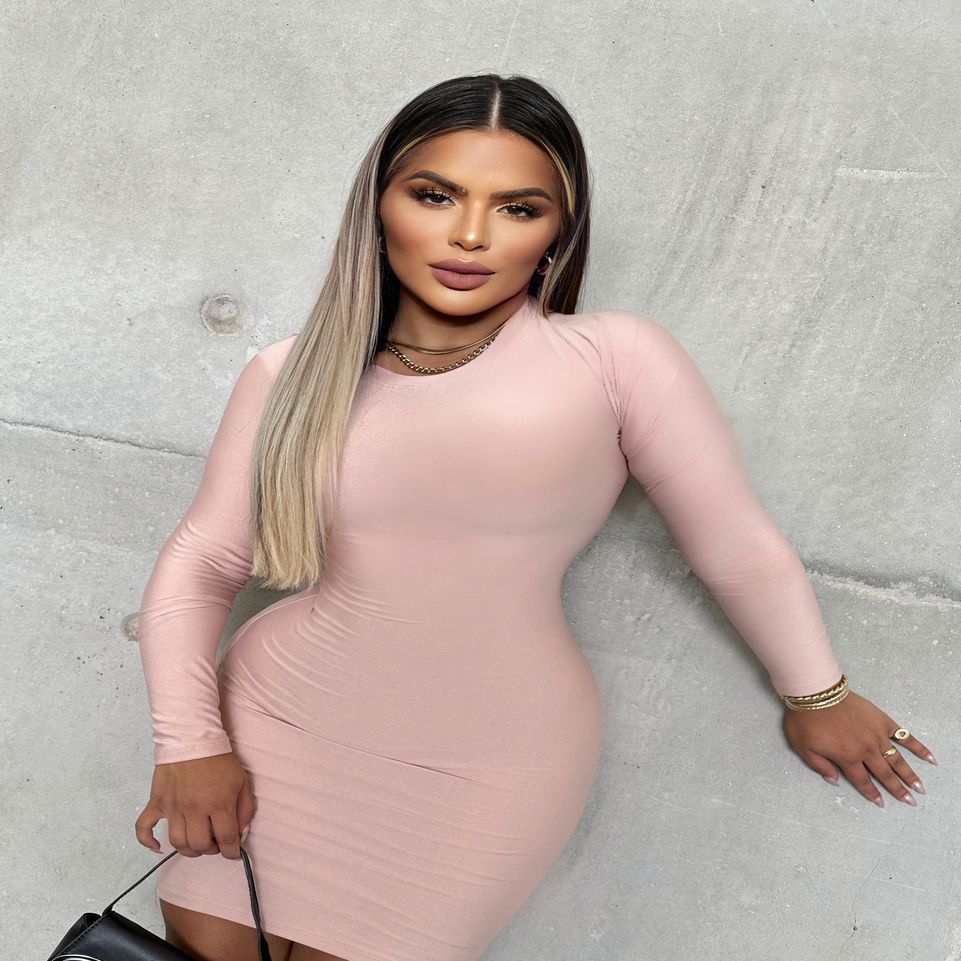 VESTIDO COM MANGAS NUDE MODA, BLOGUEIRA GRINGA