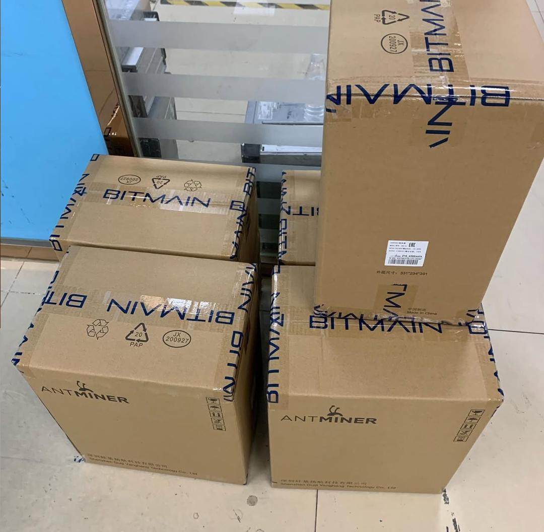 HD. Melhor Oferta: Nova Máquina de Mineração Bitmain Antminer Z15 Pro Avançada para ZEC com Fonte de Alimentação Incluída
