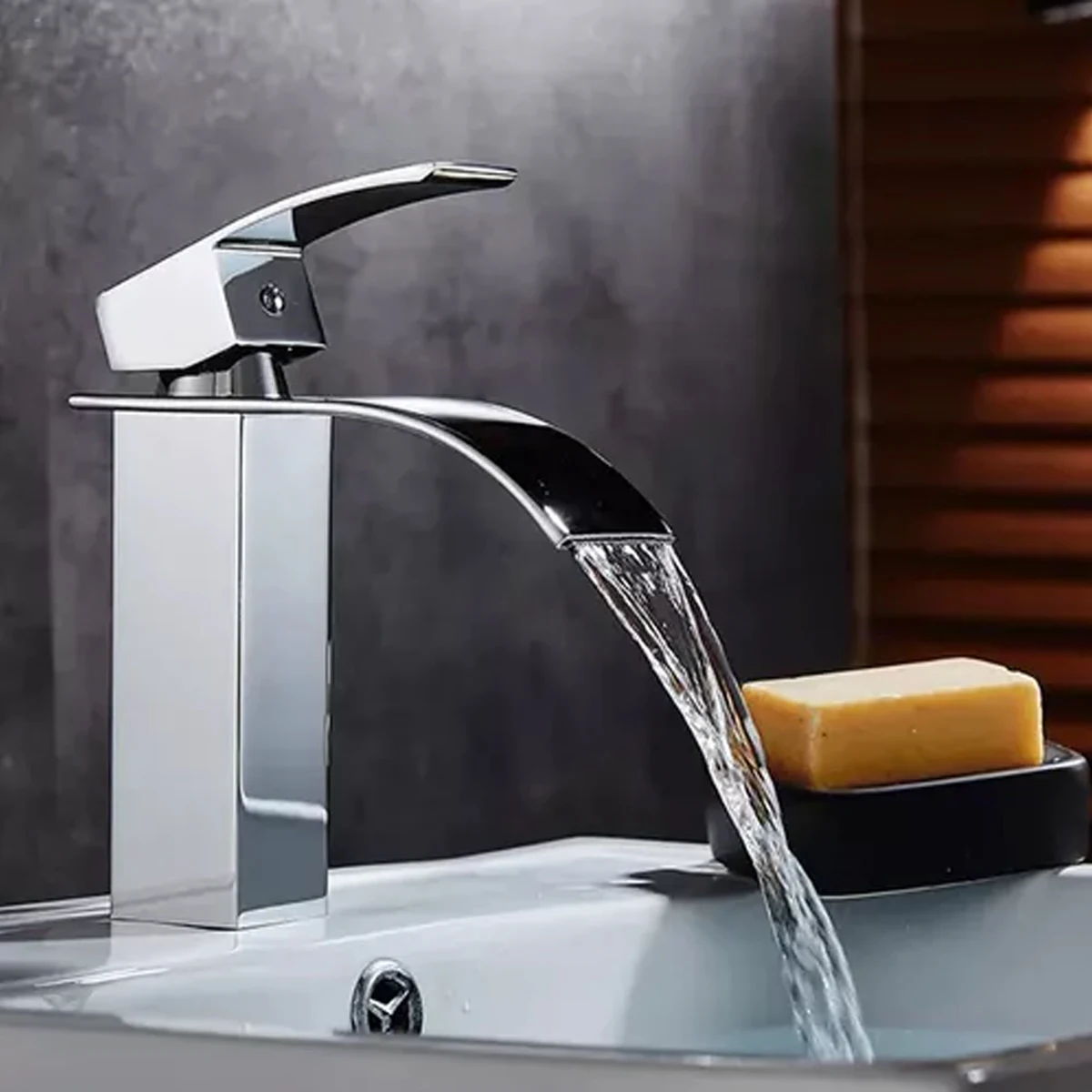 Torneira De Pia Kuba E Banheiro Lavabo Monocomando Misturador Baixa Cascata Luuk T103-04 Prateado