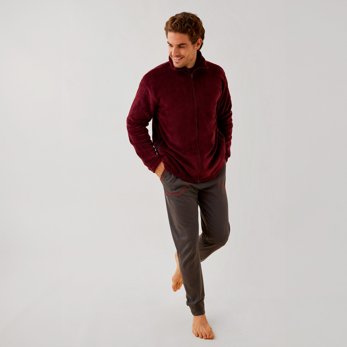 Pijama hombre invierno 3 piezas DB Creaciones de camiseta larga con bata peluda con cremallera con pantalón largo con puño