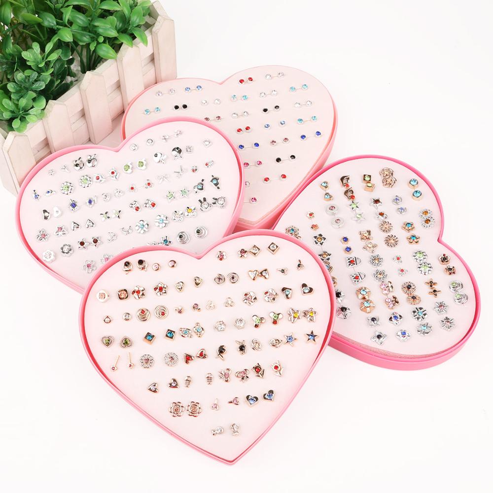 36 paia Mix Mini orecchini in cristallo di argilla fiore orecchini Set frutta cartone animato orecchini in plastica ipoallergenica per bambino con scatola a cuore
