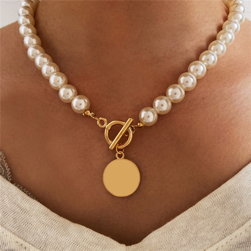 Collier ras du cou en perles pour femmes, Vintage, serrure de pièce de monnaie, pendentif, chaîne, bijoux sur le cou, accessoires, cadeau de fête, 2025