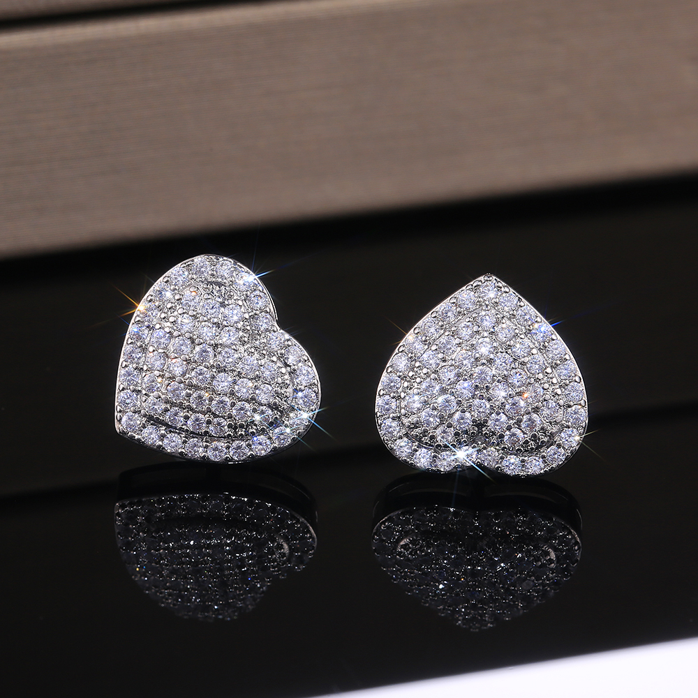 Huitan Ohrstecker mit schillerndem Herz im klassischen Design für Damen, hochwertige romantische Damen-Accessoires, zeitloser Styling-Schmuck