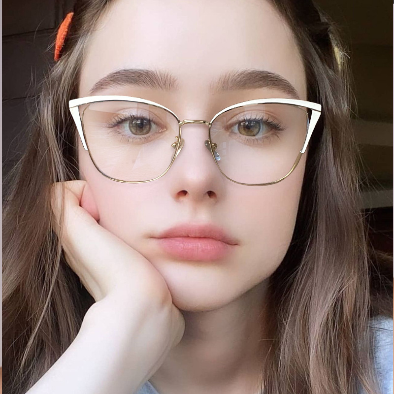Blue Light Blocking แว่นตา Cat Eye แฟชั่นผู้หญิงออกแบบขอบโลหะผสมแว่นตา UV400 Prescription แว่นตาหญิง