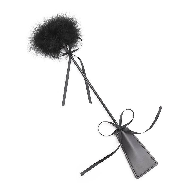Czarny Flirtujący Pióro Bdsm PU Leather Whip Bdsm Spanking Flogger Horse Whip Slave Bondage Restraints Sex Toys Dla Kobiet Par