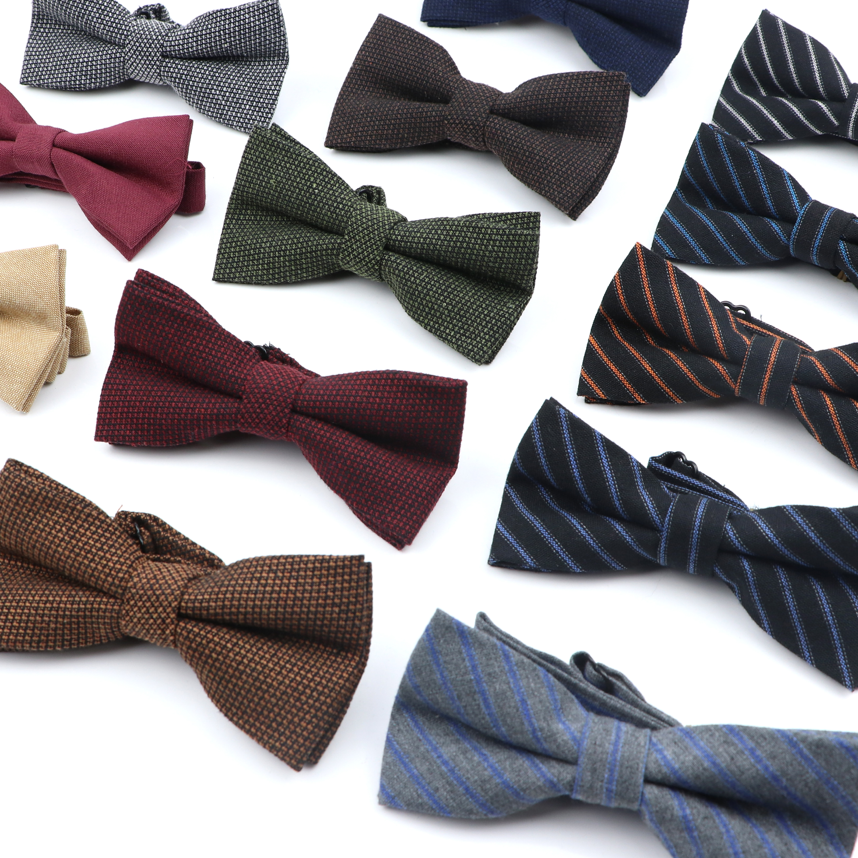 Nueva pajarita de Color oscuro, Color sólido, algodón de lana, marrón, caqui, Beige, azul, pajarita informal para hombre, corbatas de mariposa para accesorios de boda