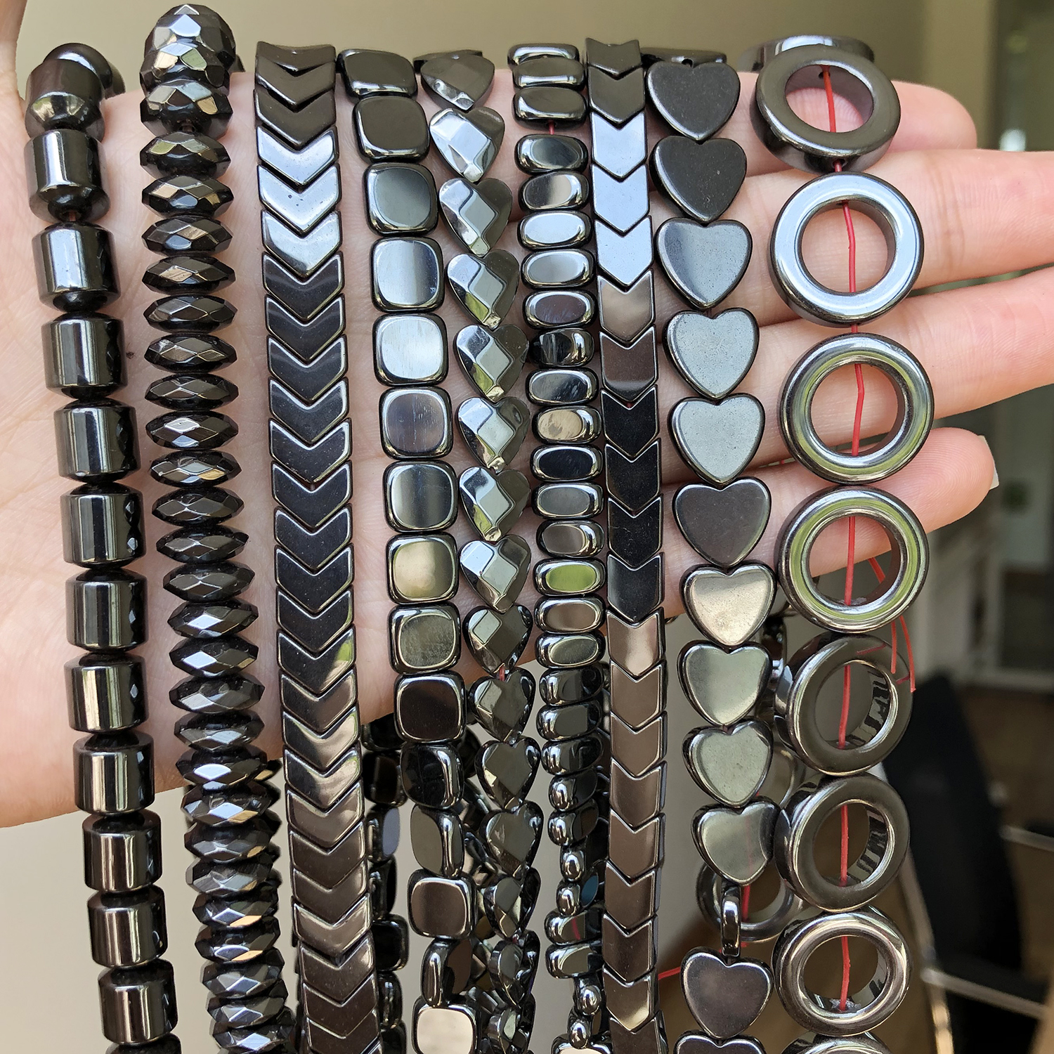 Natürliche schwarze Hämatitperlen Herz Zylinder Quadrat Runde lose Steinperlen für Schmuckherstellung DIY Armband Halskette 15 Zoll
