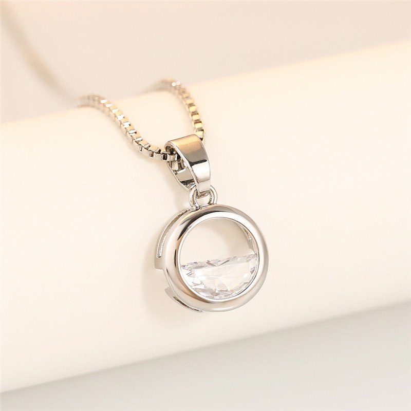 Huitan collana con ciondolo Color argento ciondolo a cerchio minimalista da donna con mezzo cristallo Cubic Zirconia Chic gioielli da sposa di tendenza