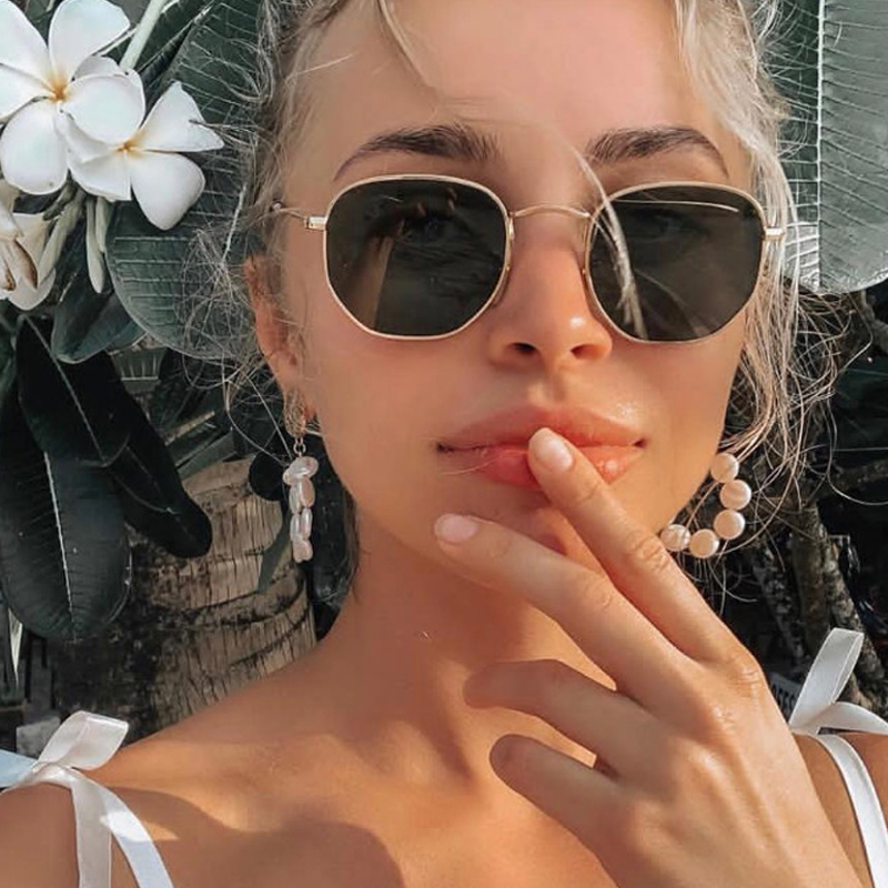 Merk Vierkante Zonnebril Vrouw Vintage Kleine Frame Metalen Zonnebril Vrouwelijke Mode Designer Classic Veelhoek Retro Gafas De Sol