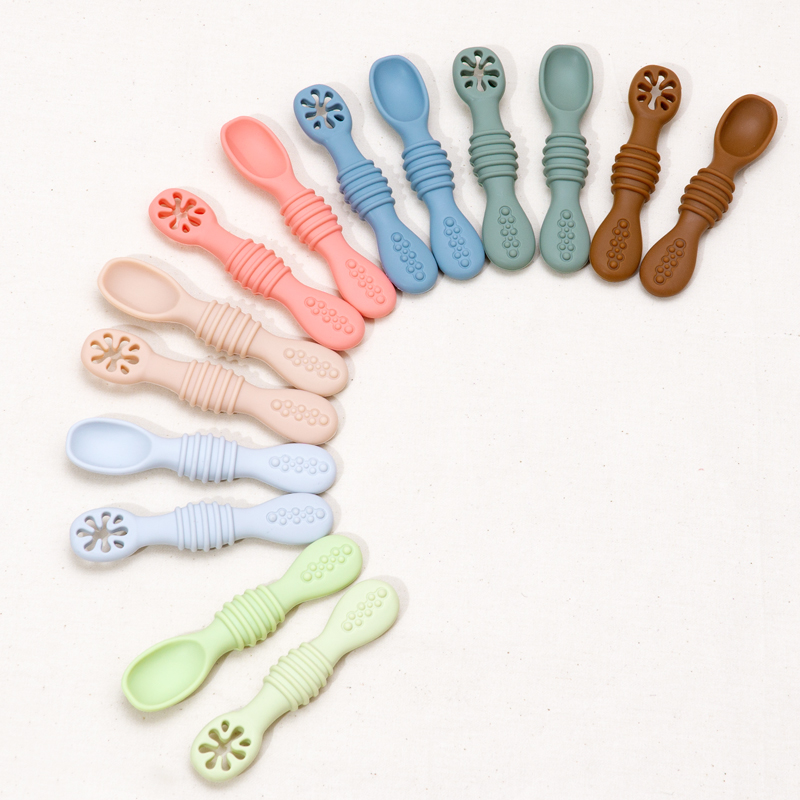 Conjunto de garfo e colher para bebê, colher pegajosa de silicone de qualidade alimentar, talheres para treinamento de crianças, utensílios de mesa macios, acessórios de cozinha