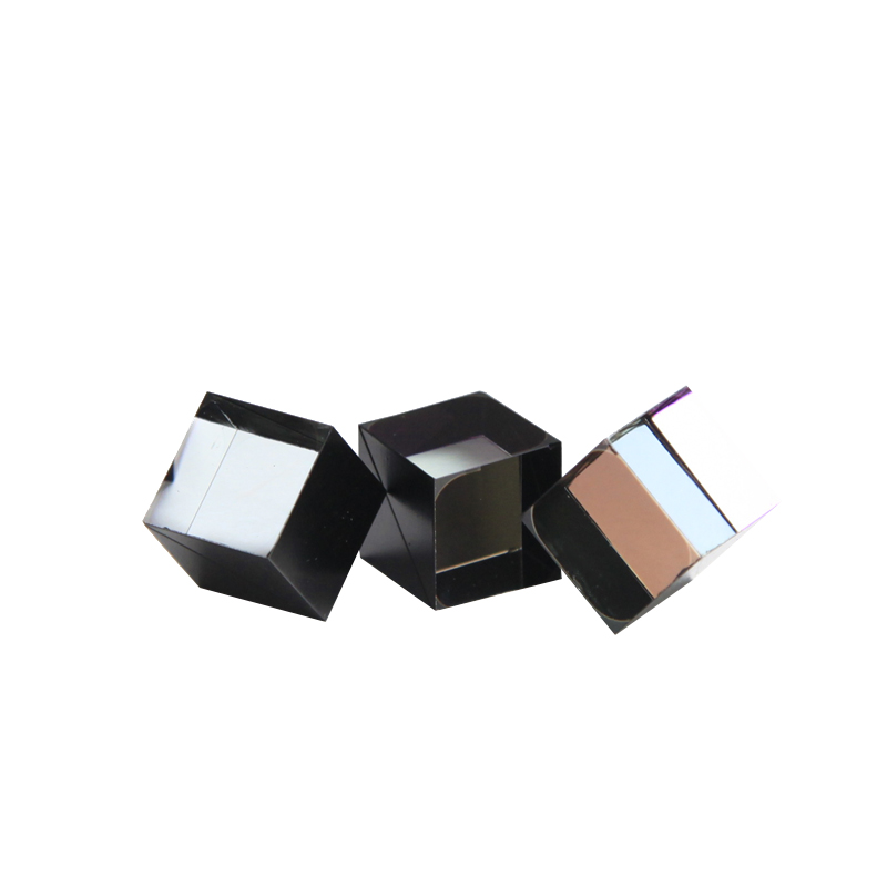 18*18*18 Mm kaca optik dilapisi balok hitam prisma pemisah semi-reflektif dan semi-transparan rasio pembagian 5:5