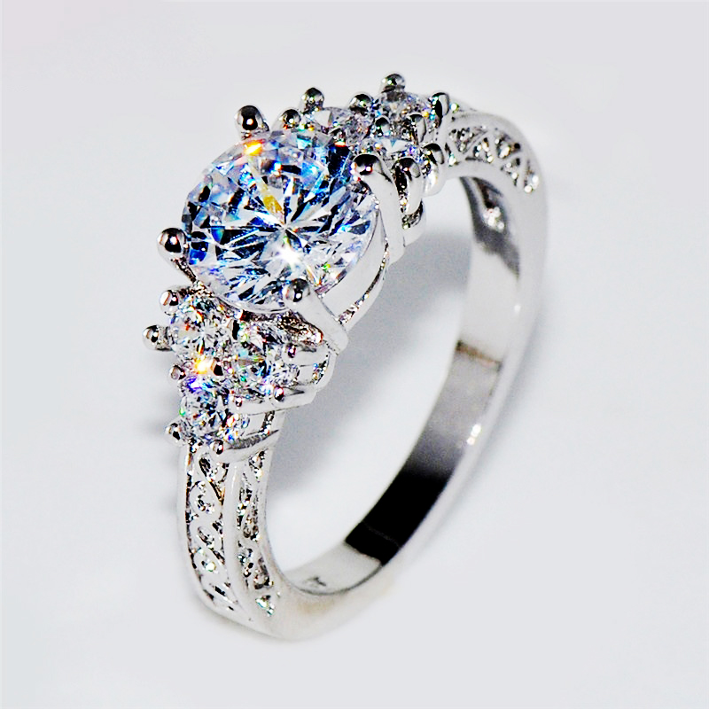 Neue trend ige böhmische Kristall eingelegte Ring Damen Ring österreich ischen Strass eingelegten Ring Mode Metallring Accessoires Partys chmuck