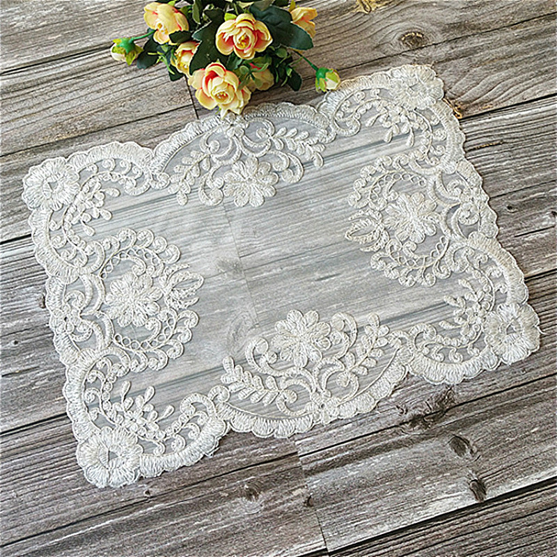 Dessous de verre rectangulaire brodé en dentelle blanche, classique européen, pour Dessert aux fruits, Table basse, tapis à thé, boîte à bijoux, tissu de couverture Antique