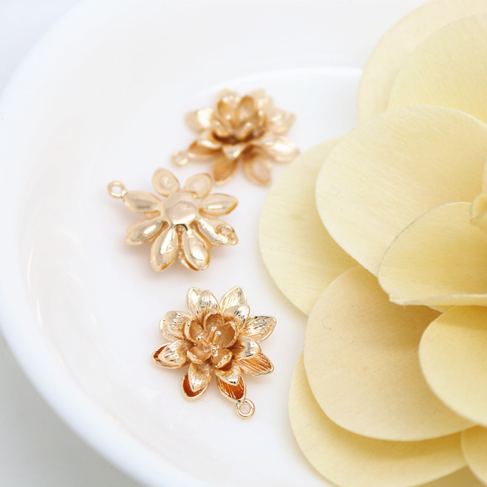 (1547) 4 piezas de 17,5x19,5 mm, colgantes de latón chapado en oro champán de 24 quilates con forma de flor de loto, accesorios de joyería DIY de alta calidad